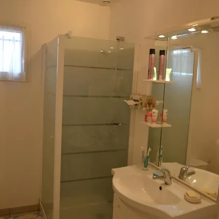 Appart T2- Grand Standing -clim- Piscine-plage A 800m Apartment *